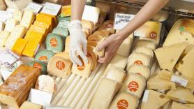 Contra todo pronóstico, los nutricionistas señalan a un queso como el mejor aliado para perder grasa abdominal
