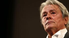 Alain Delon maltrataba a su mujer y a sus hijos, según el testimonio de estos últimos