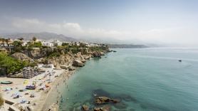 En Reino Unido animan a esta televisiva playa de Málaga a presumir de ser la única de la provincia en entrar en un prestigioso ranking