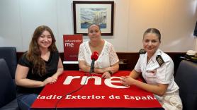 Leonor sigue los pasos de la reina Letizia y debuta en la radio desde el Elcano