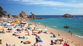 En Reino Unido recuerdan a los turistas que visitan a España no olvidar este artículo médico "necesario"