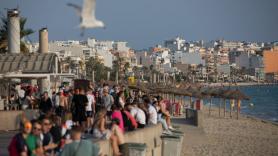 En Reino Unido hablan de "pánico" por el 50% de aumento de los precios de bebida y comida en un gran destino español de sol y playa