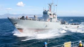 El gran buque de la Armada española patrulla por Gibraltar, se topa con una flota rusa y se activan las alarmas