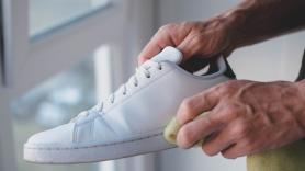 Sólo necesitas dos ingredientes de tu cocina para dejar las zapatillas blancas como nuevas