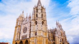 Visita la catedral de León, intenta meter una bici y lo que dice el de los tickets es de ascenso directo