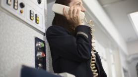 Una azafata comparte que en cada vuelo seleccionan a un pasajero en secreto al embarcar para una cuestión vital