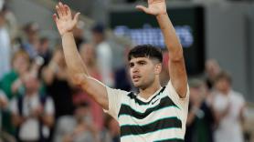 Alcaraz firma su centésima victoria y llega a cuartos en Roland Garros
