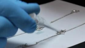 Acude esperanzada a vender unas pulseras de plata que le regaló su ex, le hacen la prueba de valor y tasador y clienta salen descolocados