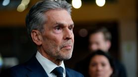 Dimite el primer ministro de Países Bajos, Dick Schoof, tras la salida de la ultraderecha del Gobierno