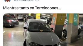 Deja el coche aparcado como un verdadero sinvergüenza y la nota que le dejan es para exponerla en la DGT