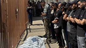Israel suspende el reparto de la ayuda en Gaza para que los centros de distribución puedan "mejorar su eficiencia"