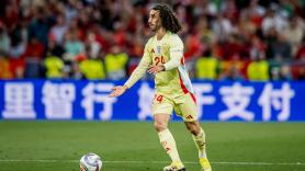 Juan Carlos Rivero reacciona así a lo que ocurre continuamente cada vez que Cucurella toca el balón