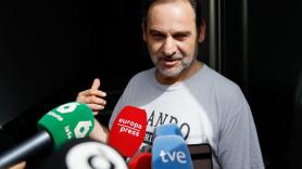 Ábalos, tranquilo tras el registro de su domicilio, asegura que a la UCO solo "le interesaba el teléfono"