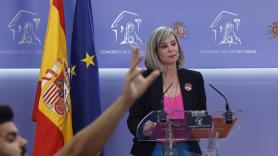 Sí, otra vez: un agitador ultra revienta la rueda de prensa de Sumar en el Congreso de los Diputados