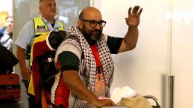 Llega a Barcelona el activista español de la Flotilla interceptada por Israel: "Ha sido una ataque ilegal"