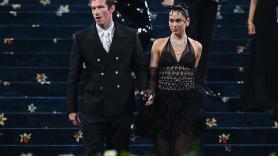 Dua Lipa confirma su compromiso con Callum Turner
