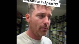Un británico alucina con el precio de un bote de espárragos del supermercado: "¿Cómo es posible?"