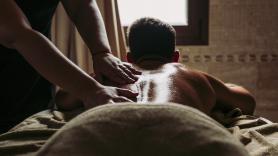 Masaje Nuru: qué es, cómo se hace, beneficios y cómo disfrutarlo