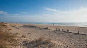 Una británica abandona la Costa del Sol y se marcha de vacaciones a la playa local española barata y sin británicos
