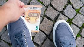 Topa con 28.600 euros en la calle, los devuelve y por su acción le amenazan con una sentencia de 6.500 euros