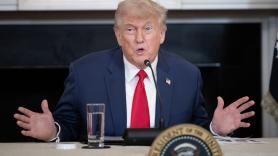 Trump asegura saber dónde está "exactamente" Jamenei aunque no pretende matarle "por ahora"