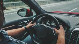 Una conocida marca de coches de Europa advierten que hay que dejar de conducir inmediatamente dos de sus modelos