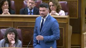 Rufián suelta este comentario al ver irse a Abascal después de hacer su pregunta