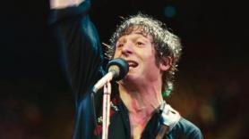 Así es Jeremy Allen White (y así canta) como Bruce Springsteen en el primer tráiler de su 'biopic'