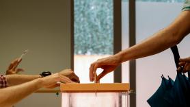 Demuestran que el cerebro de votantes de PP y PSOE reacciona diferente ante la corrupción