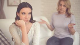Una madre le pide a sus hijos que le paguen un alquiler simbólico y la reacción de la hija de 25 años asombra: "Es repugnante"