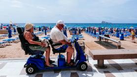 Un británico jubilado se traslada a España, pierde todos sus ahorros y acaba limpiando villas de lujo: "El fondo era considerable"