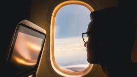 Muestra su preocupación por lo que (no) hacen en los aviones de EEUU al despegar y aterrizar: "Me agobia"