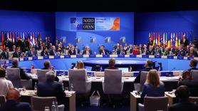 La OTAN da luz verde al plan "disuasorio" contra las amenazas de Putin: construye un muro en Europa y crea un nuevo ejército