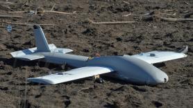 Ni verduras ni hortalizas: sale a su huerta y tropieza con un dron ruso intacto