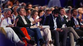El PP arropa a Mazón en el Congreso Nacional entre aplausos de los militantes y el respaldo de Tellado
