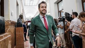 Sánchez mantiene en su Ejecutiva a Juan Francisco Serrano, mano derecha de Cerdán