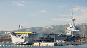 España mira con ojos golosos este titánico portaaviones francés y tiene un plan para ponerse a su nivel