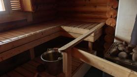 La familia entra en la sauna y se topa con un 'invitado' inesperado: "Si una persona es mordida, la situación empeora"