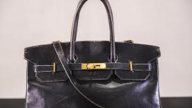 Subastan por 8,6 millones de euros el bolso Birkin original diseñado por Hermès para Jane Birkin
