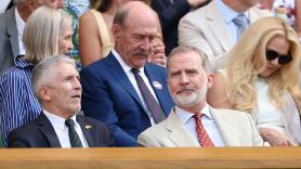 Las cámaras enfocan a Felipe VI durante la final de Alcaraz en Wimbledon y no se pierden quién está sentada justo detrás
