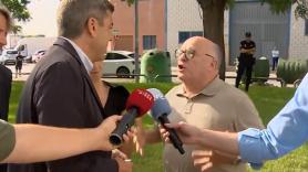 Un hombre se encara con Mazón y le deja claro lo que piensa de su actuación en la DANA: "Lo habéis hecho mal"