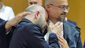 Roberto Saviano logra la condena de los mafiosos que lo amenazaron de muerte en sus inicios y rompe a llorar en el juicio