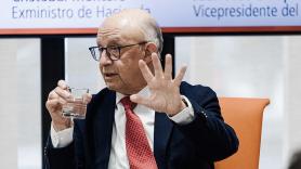 Los ecos del 'caso Montoro': el exministro ve una 'mano negra', el PP le desvincula de un desaparecido Feijóo y el PSOE contraataca