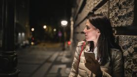 Un hombre alucina con lo que viven muchas mujeres cuando van solas por la calle