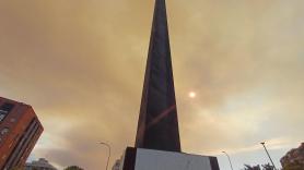 Un incendio en Méntrida (Toledo) provoca una espectacular columna de humo visible desde Madrid