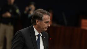 El Supremo impone a Bolsonaro la tobillera electrónica y le prohíbe usar redes sociales: "Es una suprema humillación"