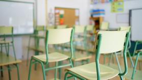 Ni nombre ni profes ni explicaciones: padres atónitos al descubrir que sus hijos irán a la escuela fantasma