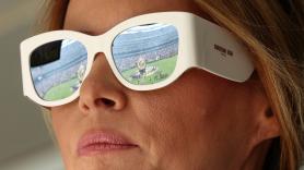 "Sería mejor que le comprara zapatos": Rusia recurre al machismo contra Melania para atacar a Trump