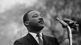 Trump desclasifica más de 230.000 páginas sobre el asesinato de Luther King, con la oposición de la familia