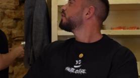 Cenando con Pablo acaba llamando a la encargada de un restaurante del País Vasco al ver esto en la carta